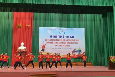 KHAI MẠC GIẢI THỂ THAO KHỐI CÁC ĐƠN VỊ TRỰC THUỘC SỞ GDĐT TỈNH NINH BÌNH NĂM 2025: NGÀY HỘI CỦA SỨC KHỎE, NIỀM VUI, KHÁT VỌNG CỐNG HIẾN